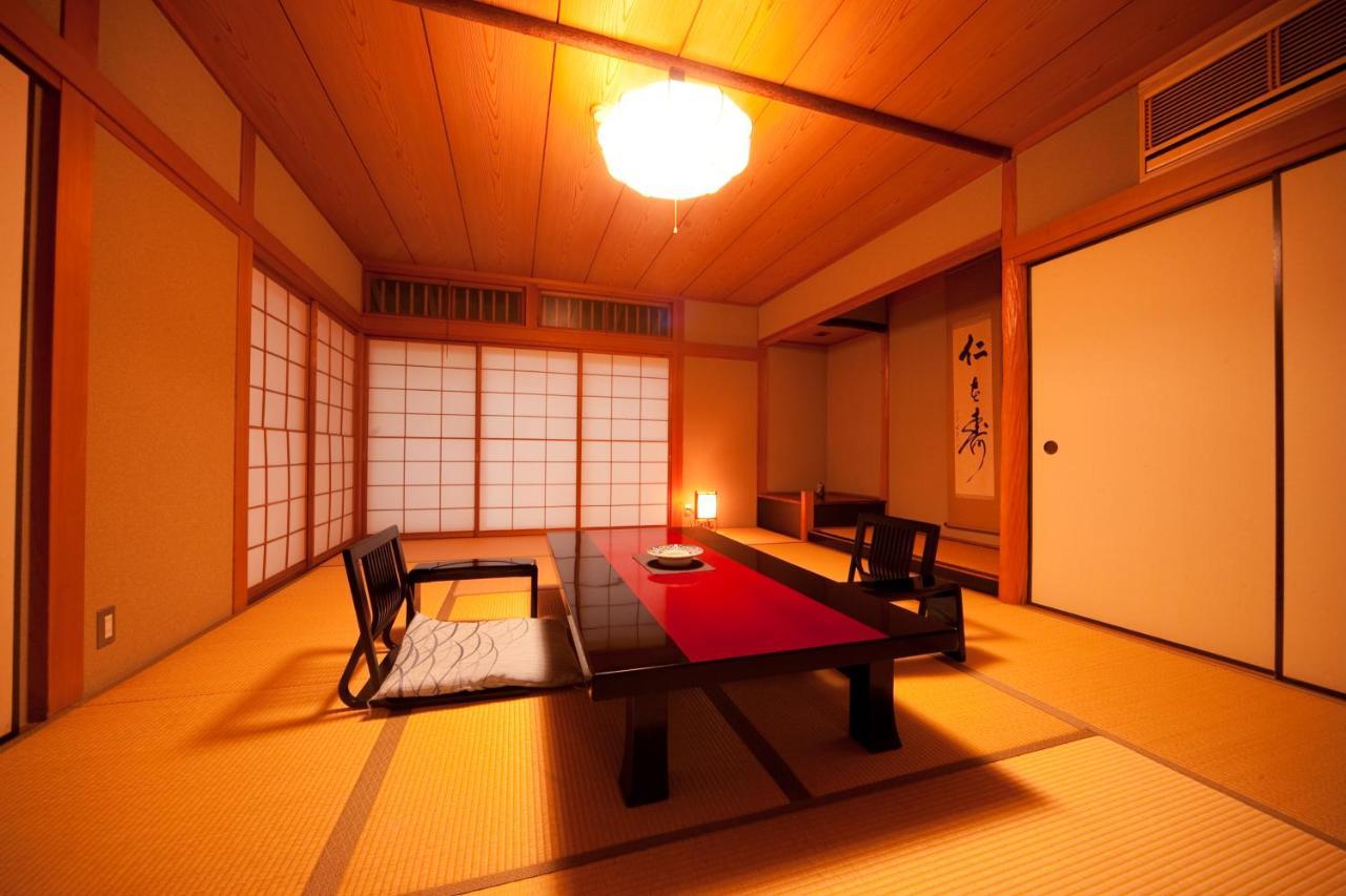 Hotel Ryotei Tanokura Yufu Exterior foto